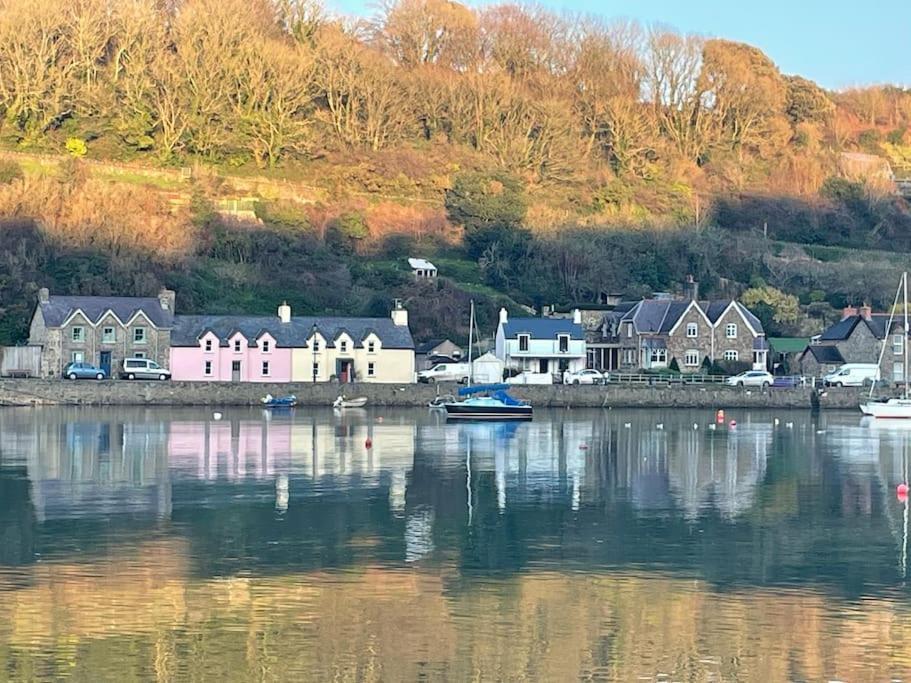 The Hut@Trefechan Wen - Coastal Coziness! Goodwick Екстериор снимка
