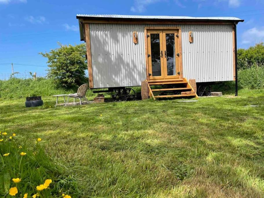 The Hut@Trefechan Wen - Coastal Coziness! Goodwick Екстериор снимка